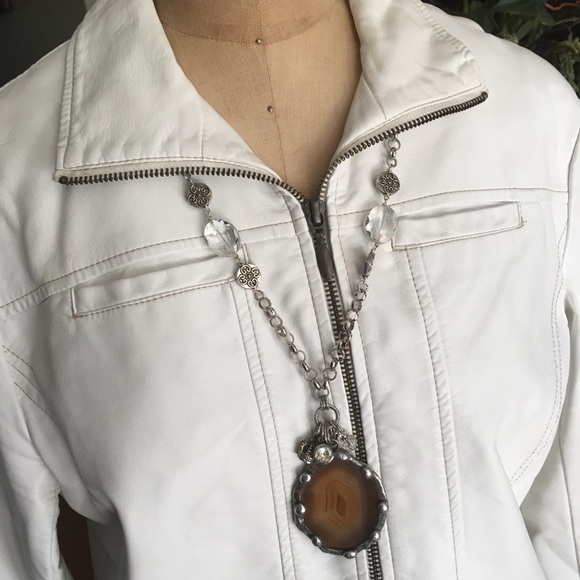 Chico’s cream faux leather  jacket. Size 8 GUC - Picture 8 of 8